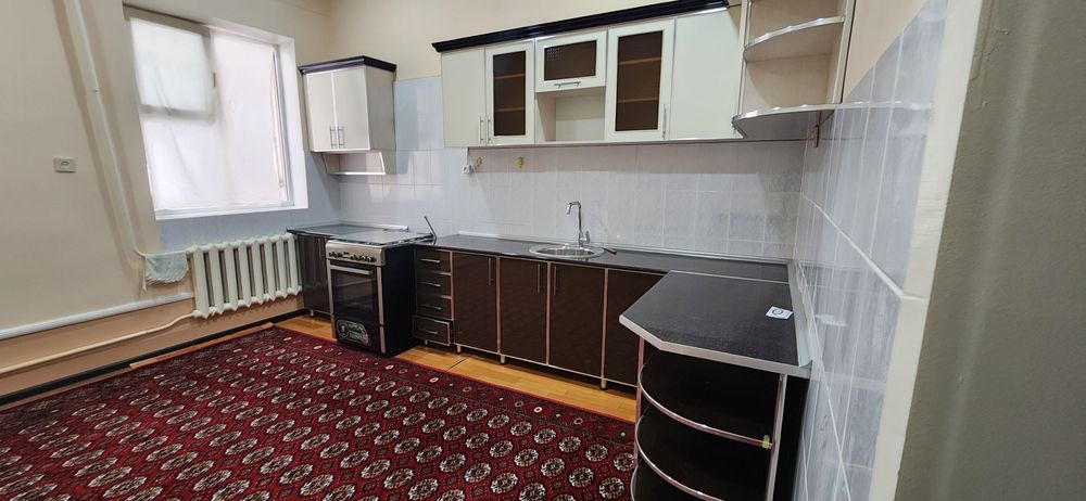 500 kv.m yashashga tayyor xovli joy sotiladi.