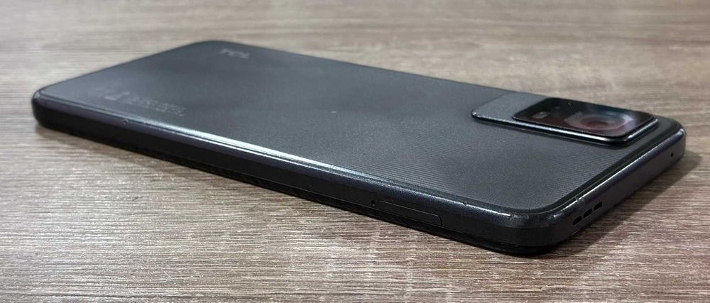 Продавам TCL 405 32/2gb