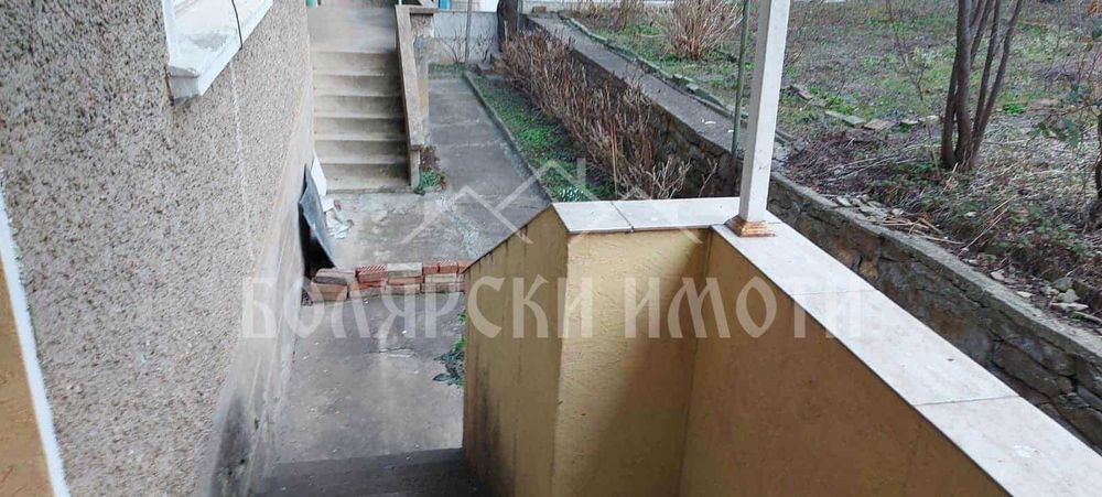 Етаж от къща с паркомясто в Идеален Център