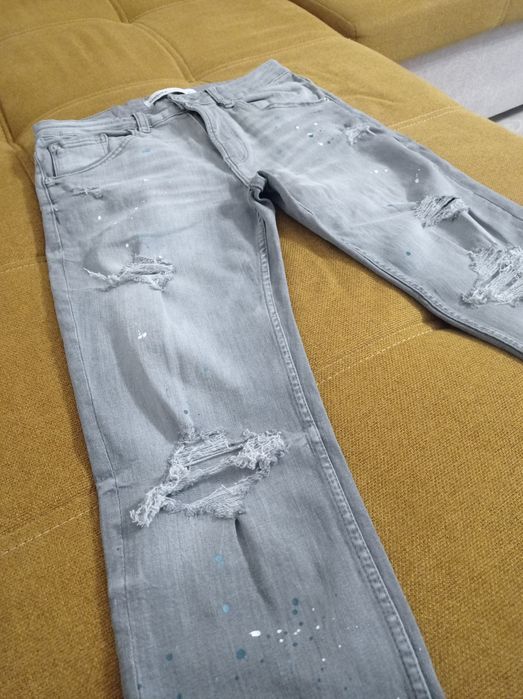 Blugi rupți Bershka gri, mărimea 38