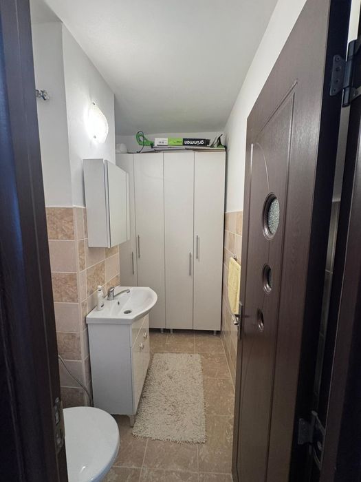 Apartament cu 4 camere decomandat