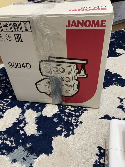 Продается оверлок, новый Janome