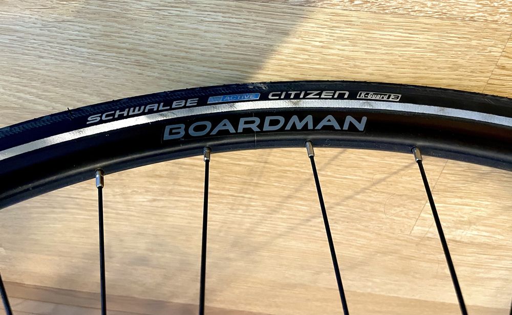 Bicicletă Boardman HYB 8.6