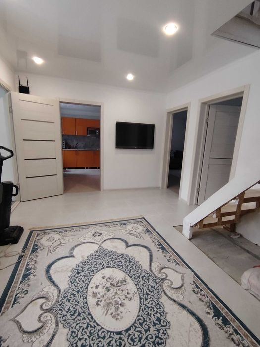 продаются 2 дома на одном участке