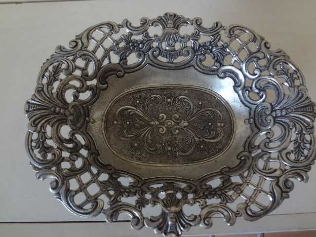 Орнаментална сребриста купа от Виена