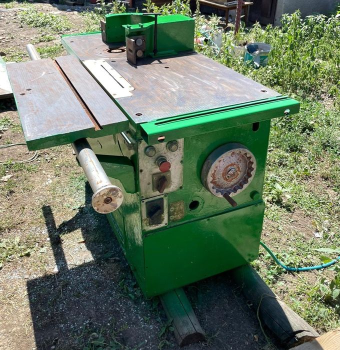 Circular cu freza și abric cu grosime