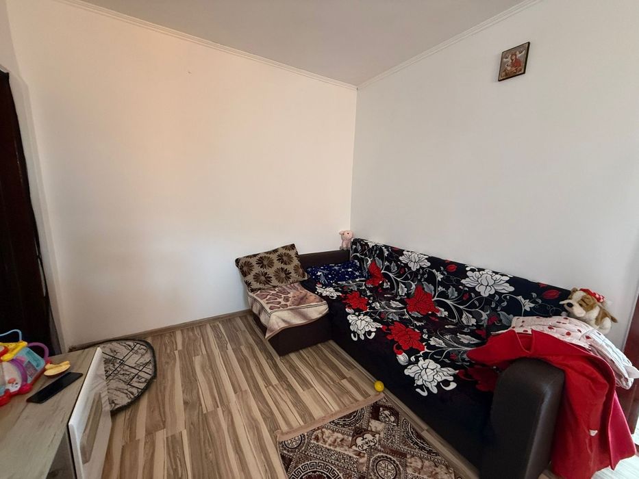 Vand apartament doua camere