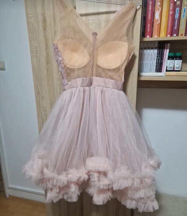 Purtata o singura data. Preț achiziție 700 lei.