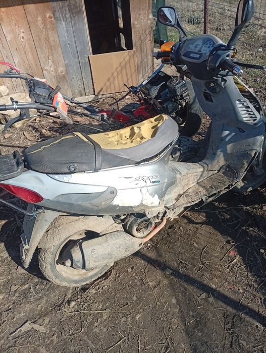 Vând Piaggio skipper 150 cc.