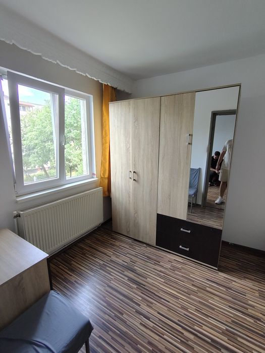Închiriez apartament Cuza Vodă 3 camere