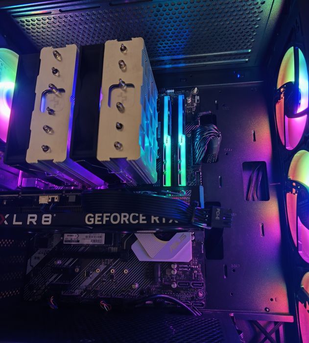 Rtx4060ti/Ryzen7 5800x/X570 Asus/16gb ddr4 3200mhz Gskill/700w blok