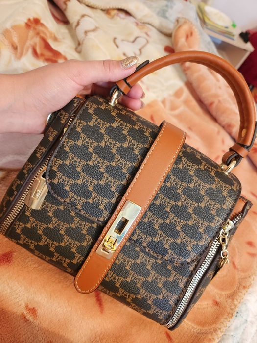 Продам женские вещи