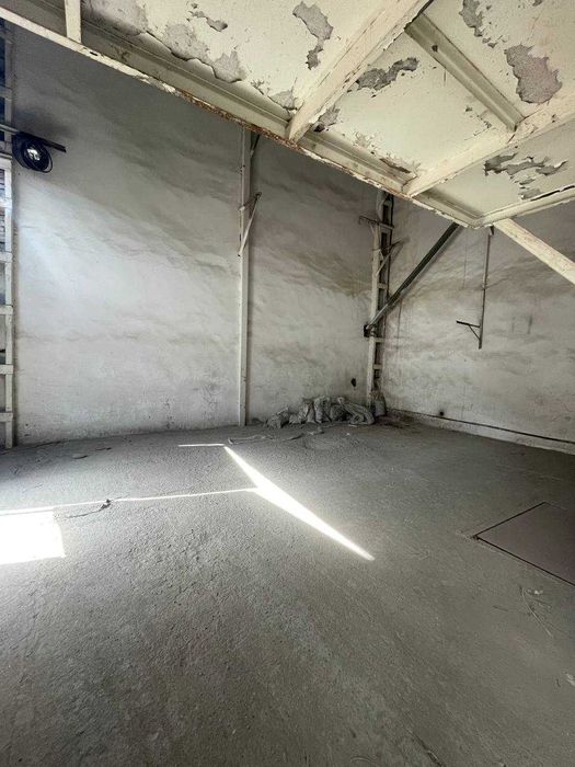 Бектемирск шоссе.Сдам в аренду комплекс : офис 500кв.м и склад 816кв.м