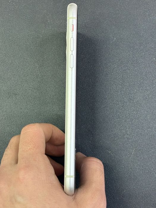 продам Айфон 11 64гб