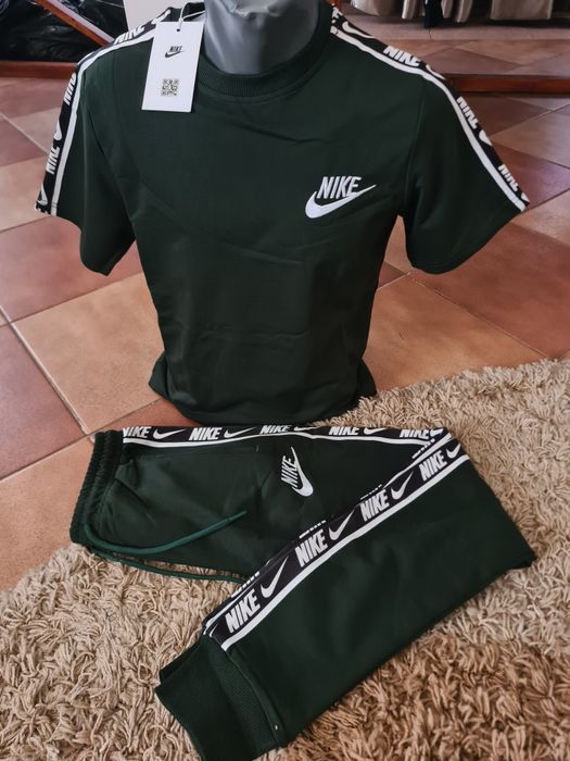 Compleuri bărbați Nike!