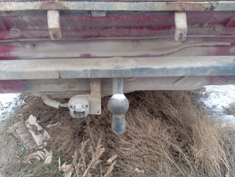 Продам фаркоп Мазда