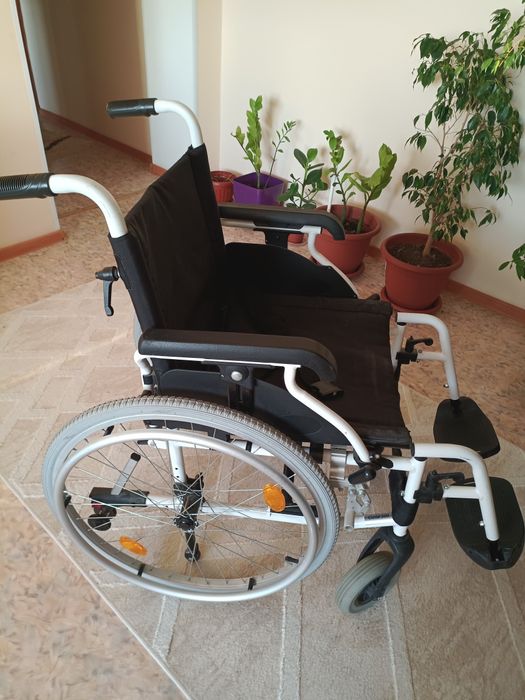 Инвалидная коляска