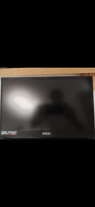 Vând laptop MSI stealh GS 66 RTX 3060