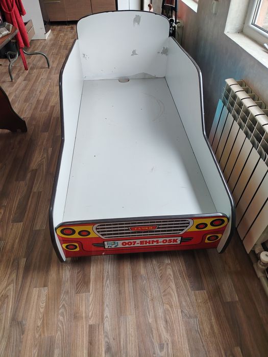 Двухярусный кровать