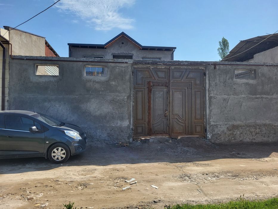 Qibrayda 3 soth 2 etajli 8 honali uy sotiladi