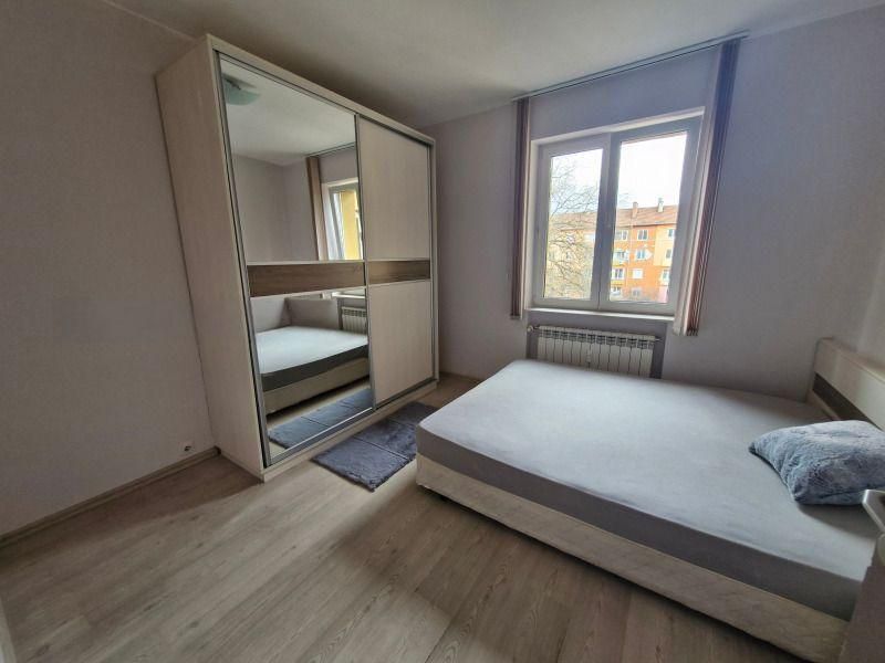 Тристаен апартамент под наем в ж.к. Лагера, 2218145