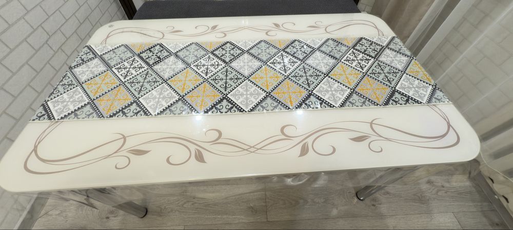 Обеденный  стол…