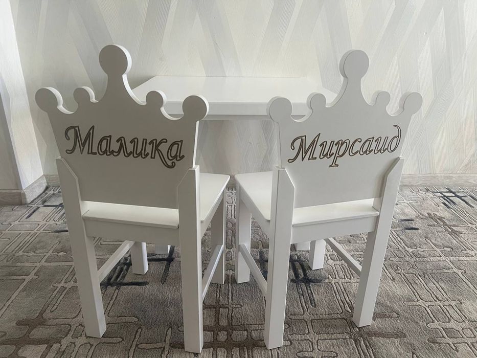 Стол и стулья для детей