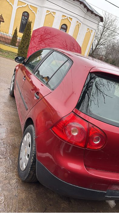 Vând golf 5 , 1.4 benzină an 2007