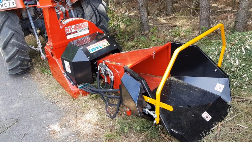 Tocător crengi la tractor RT 690 pentru aschii