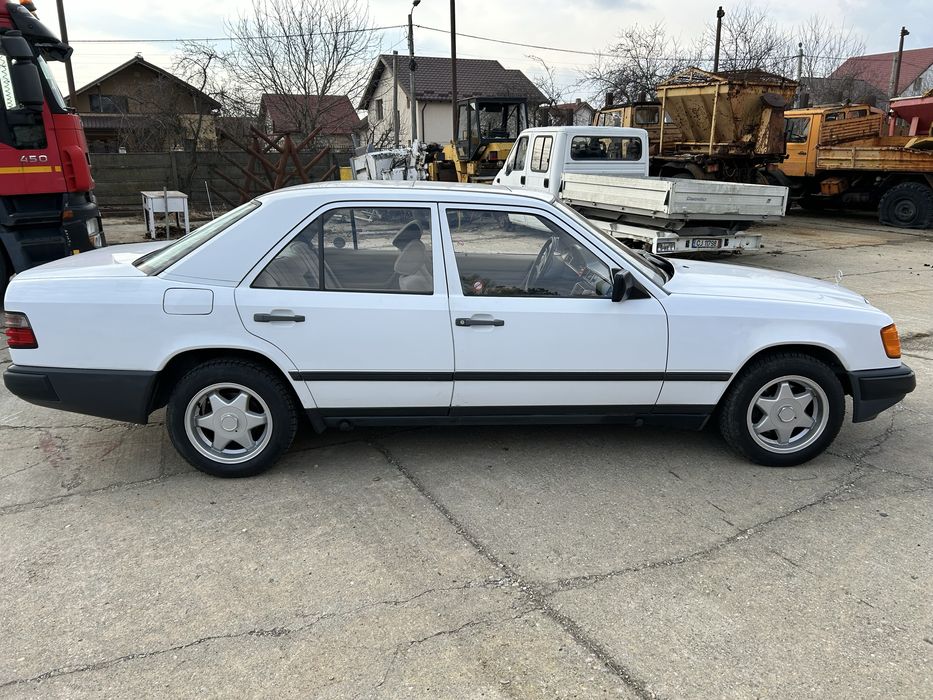 Mercedes-Benz W124 Vehicul Istoric