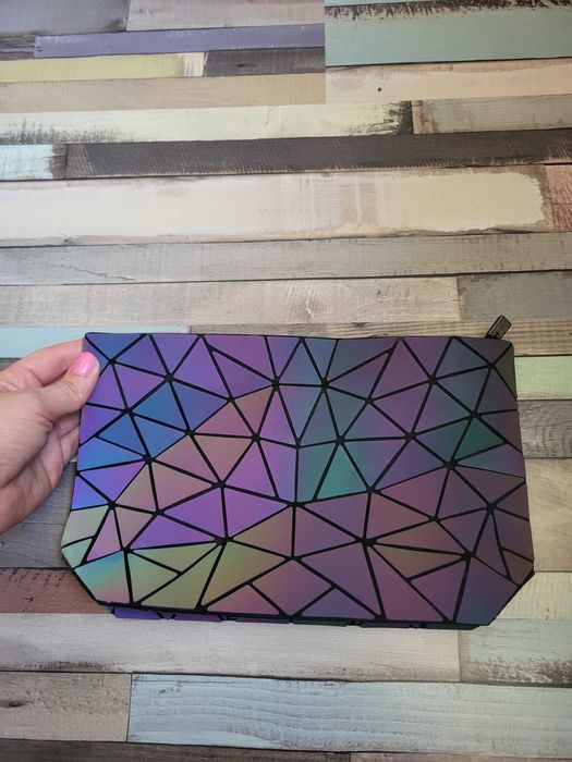 Продавам дамски чанти на цени от 8лв до 20лв