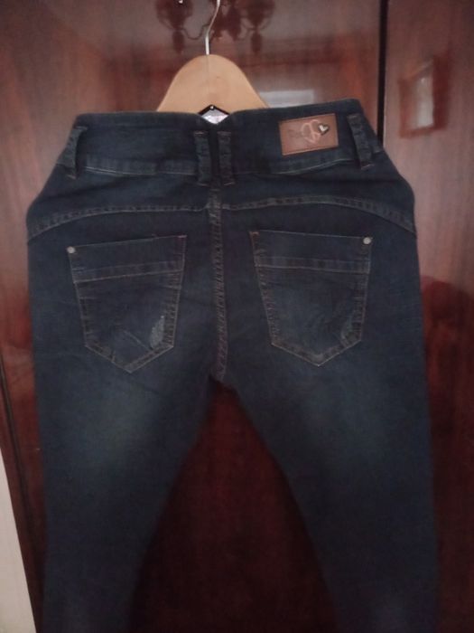 Джинсы для девушек