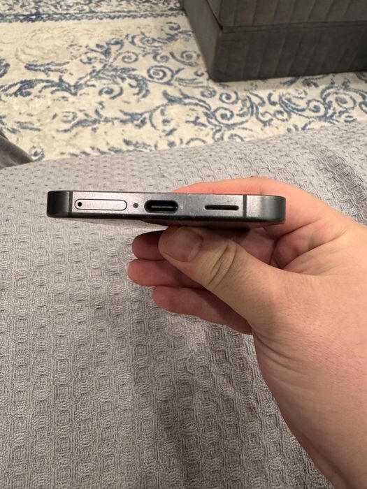 Продам Samsung Galaxy S24 8/256