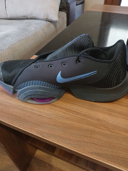 Маратонки nike 43 номер