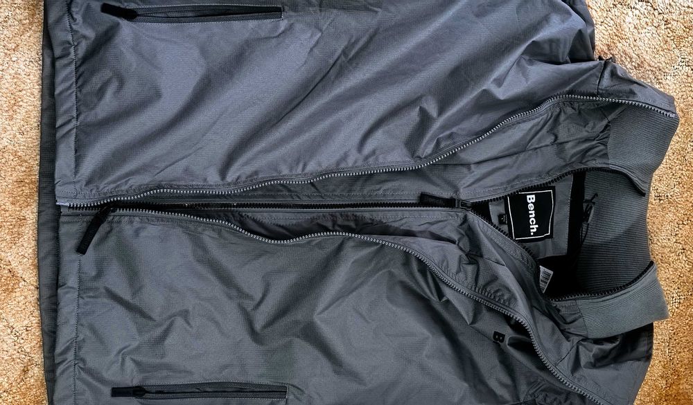 Bench спортно яке