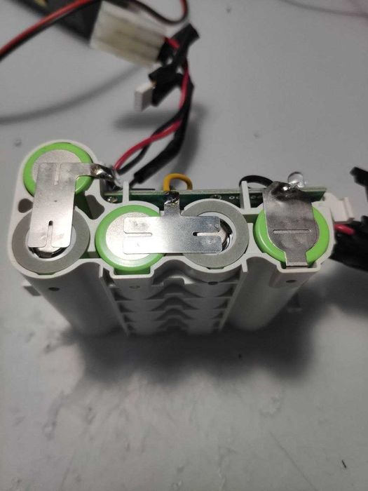 Reparații baterii Li-ion | Înlocuire BMS | DJI, Dyson |