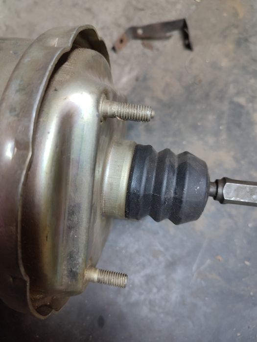 Вакуумный усилитель ВАЗ