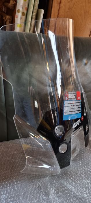 Parbriz Givi V-Strom 1050 + crash bar OE