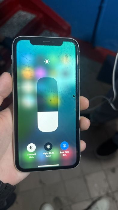 iPhone 11       .