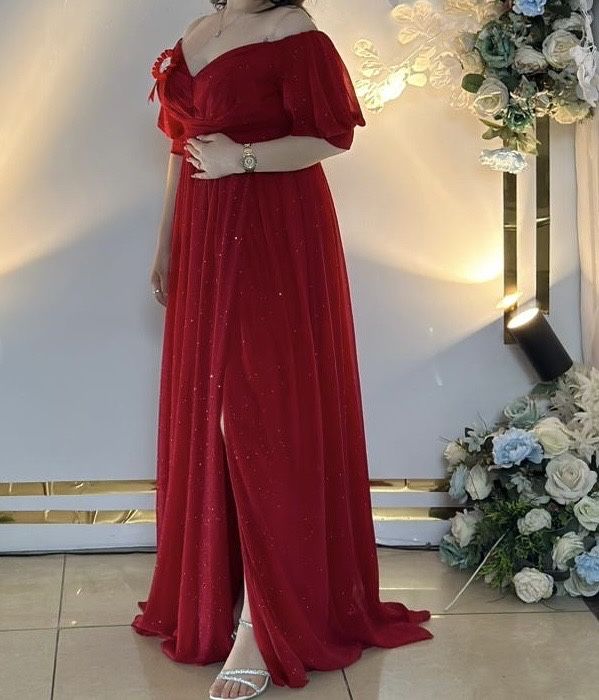 Вечерние платья продаю