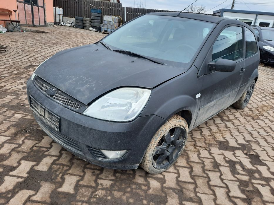 Elemente Caroserie Ford fiesta 1.3i Sport 2+1 uși An 2005