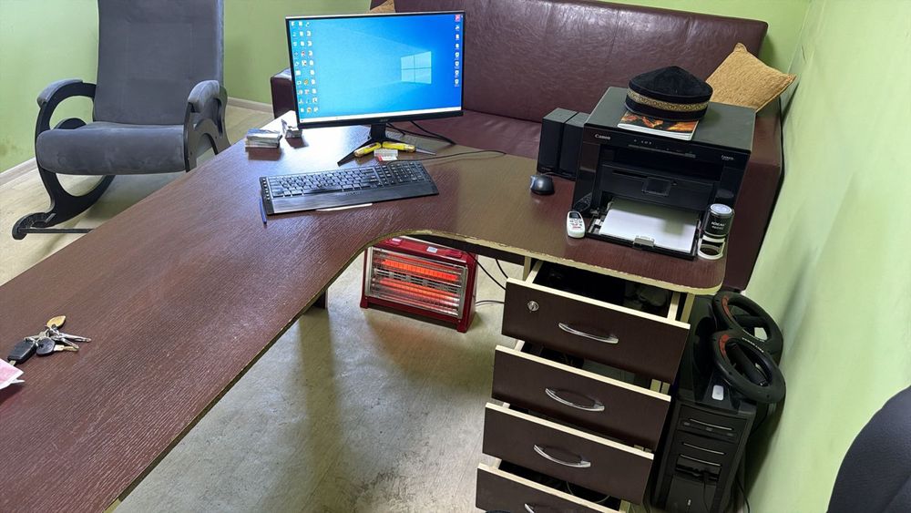 Офисный стол угловой