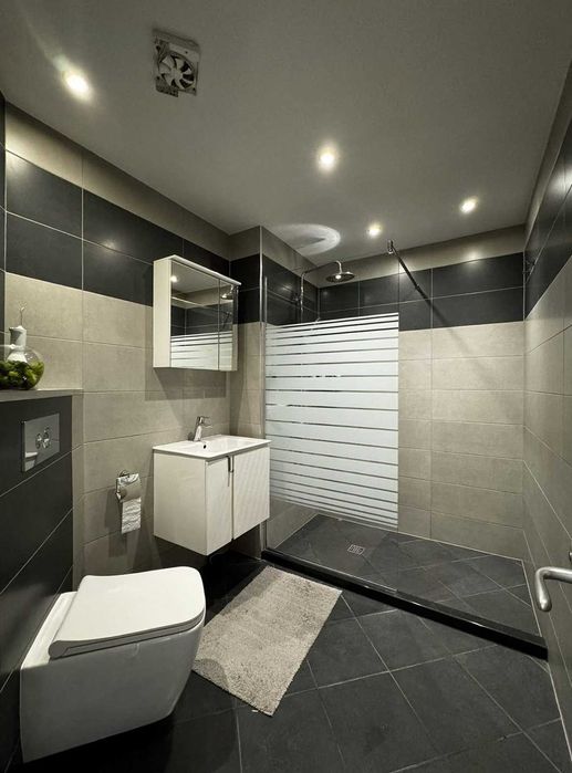 Продава се Тристаен апартамент в Русе, Център - 87 кв.м за 1764 €/кв.м - Снимка #11