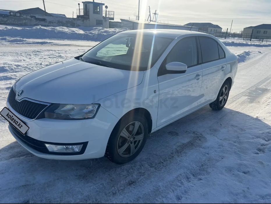 Продам Skoda Rapid 2015 год