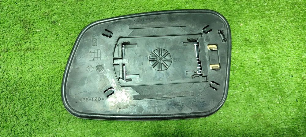 STICLA OGLINDA (4 BUC.) SUZUKI SX4 2006-2013  / MAZDA 2 2007-2014 / TOYOTA YARIS 2005-2011 / PEUGEOT 3008 2009-2016 COD OEM 3101-401 / D651 R / PP-T20 / 232634054 (5G2)