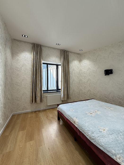 Ховлиси бор квартира сотилади!  Метро 2-чи бекат, Сергили