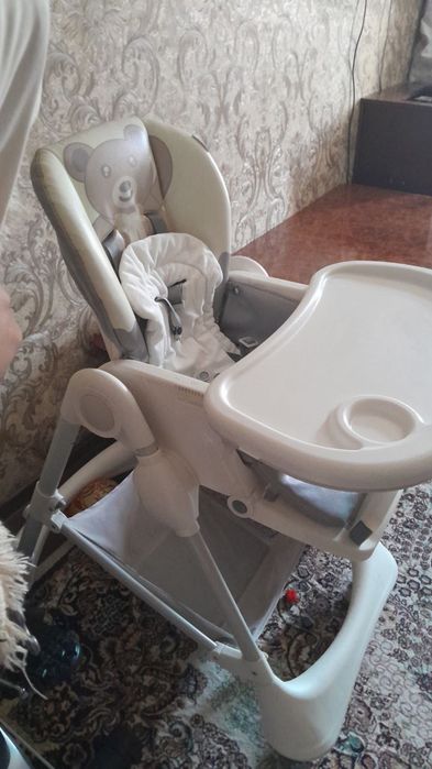 Bolalar ovqatlanadigan stoli