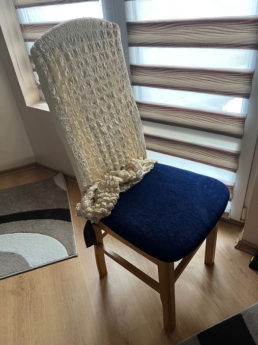 Маса с четири стола