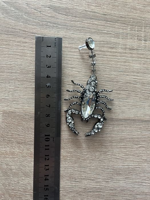 Продаются серьги-скорпионы Zara