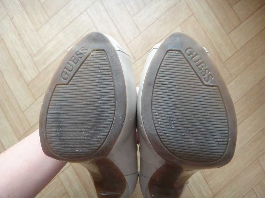 Официални обувки Guess, оригинални, на ток и платформа, лачени